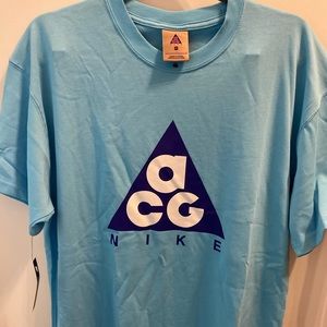 NWT Men’s Nike ACG Tee Shirt Medium